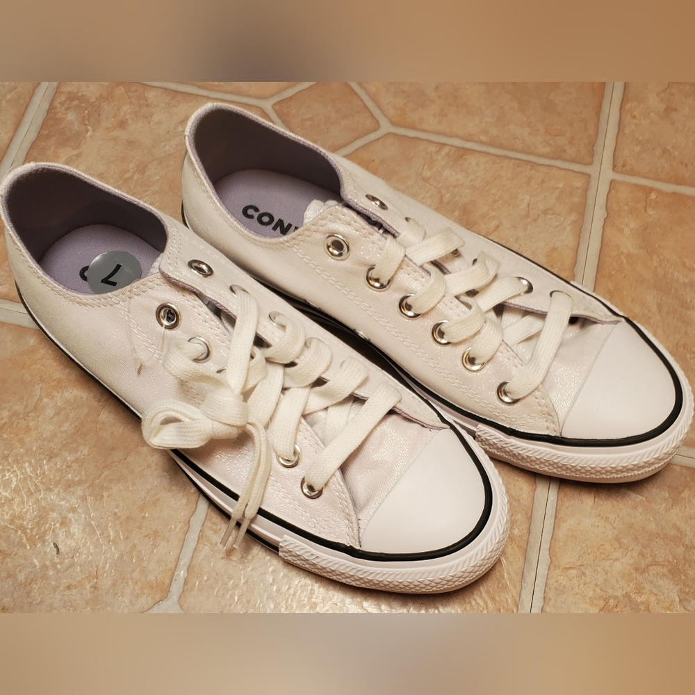 Converse Sneakers Women's Size 7